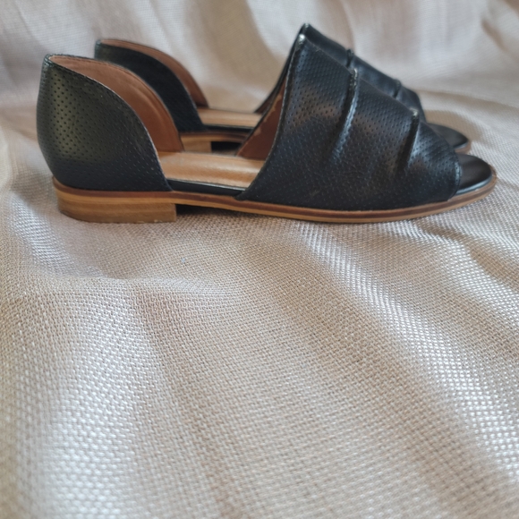 Mi.iM Black Perforated Flats Size 9 - Picture 2 of 3